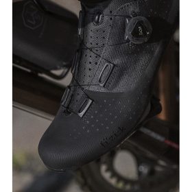 FIZIK Tempo R4 Overcurve Cycling Shoe - Black - Image 3