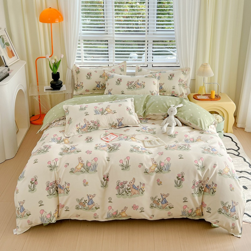 4 in 1 fitted Bedding Set Quilt Cover Bed Sheet Pillowcase Set - Design 1 - Image 1