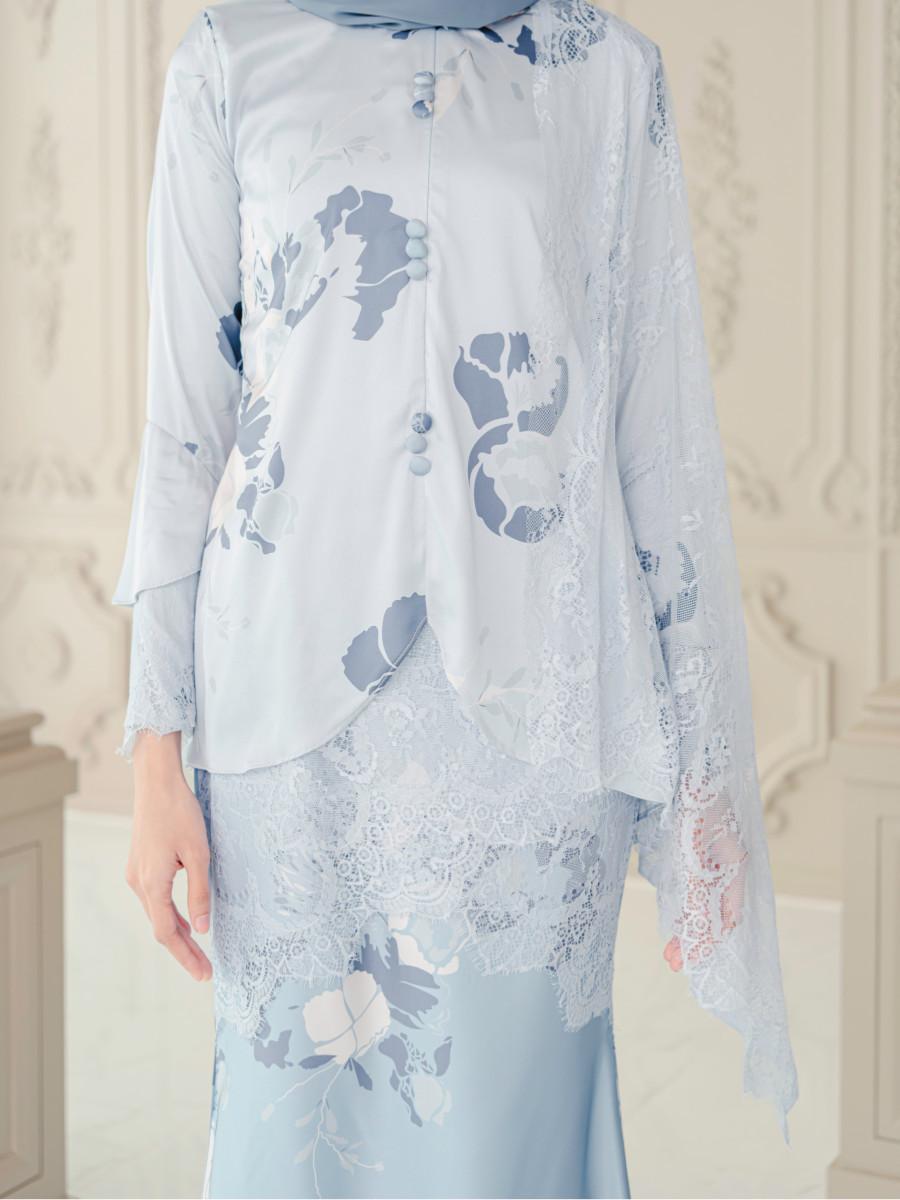 Cannalily Curvy Printed Lacey Baju Kurung - Greyish Blue - Image 5